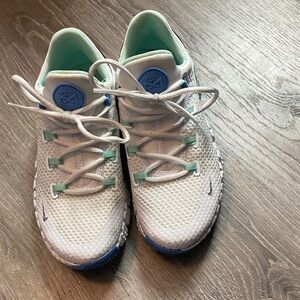 Women’s Nike Metcon 4 Training Sneakers